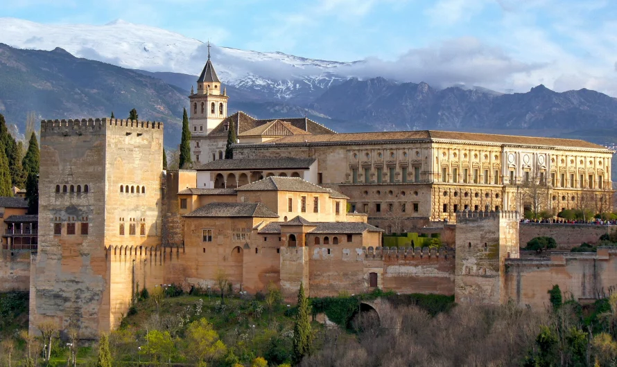 Granada: La Alhambra y el Generalife – Joyas de la Arquitectura Andalusí